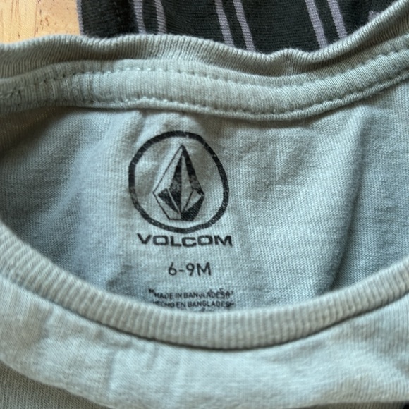 Volcom Set - 6-9 mo - Picture 4 of 5